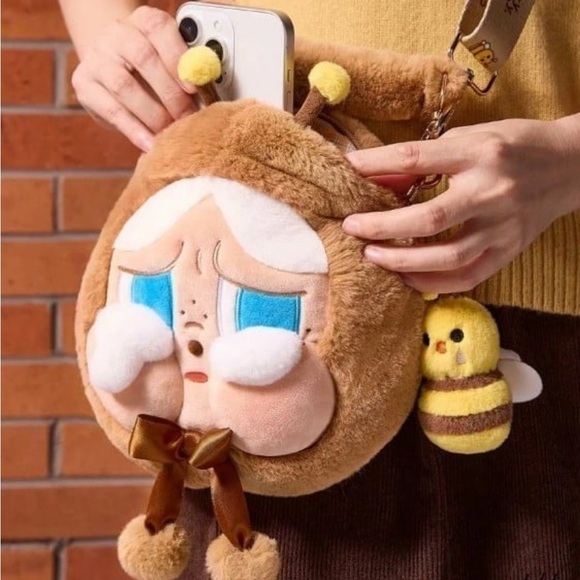 Pop Mart CRYBABY Crying Again Series-Big Head Bag(I'll Bring You a Flower) - Picture 2 of 6